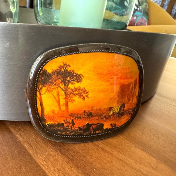 Vintage Western Belt Buckle with Wagon Scene - Picture 2 of 5